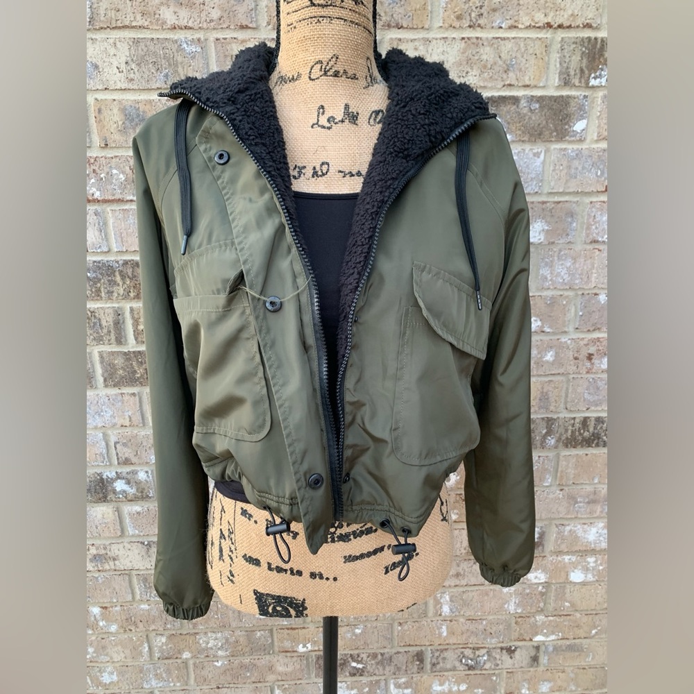 Juniors Full Tilt windbreaker with soft fur interior (not on arms). Size S